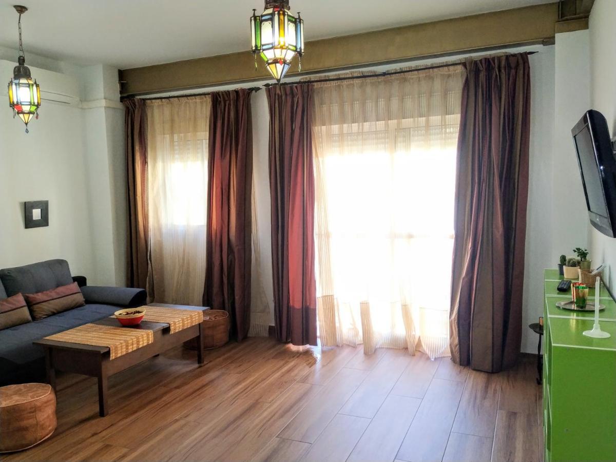Puerta Real Apartamentos Seville Ngoại thất bức ảnh