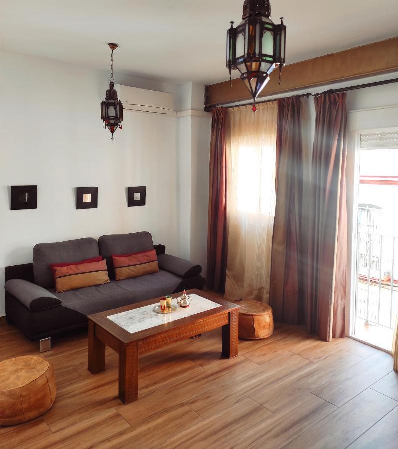 Puerta Real Apartamentos Seville Ngoại thất bức ảnh